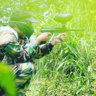 Tempat Paintball Puncak Bogor adalah destinasi ideal bagi Anda yang mencari petualangan seru dan aktivitas team building yang efektif. Terletak di kawasan Puncak yang sejuk dan asri, tempat ini menawarkan pengalaman bermain paintball yang tak hanya memacu adrenalin, tetapi juga menyajikan keindahan alam pegunungan yang menyejukkan mata.