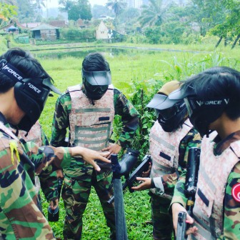 Tempat Paintball Puncak Bogor adalah destinasi ideal bagi Anda yang mencari petualangan seru dan aktivitas team building yang efektif. Terletak di kawasan Puncak yang sejuk dan asri, tempat ini menawarkan pengalaman bermain paintball yang tak hanya memacu adrenalin, tetapi juga menyajikan keindahan alam pegunungan yang menyejukkan mata.
