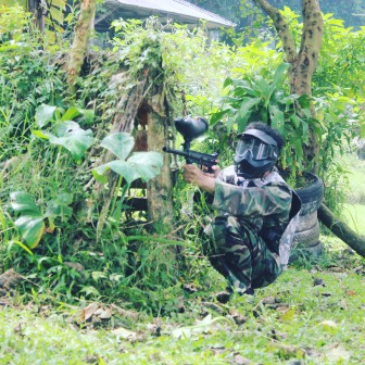 Tempat Paintball Puncak Bogor adalah destinasi ideal bagi Anda yang mencari petualangan seru dan aktivitas team building yang efektif. Terletak di kawasan Puncak yang sejuk dan asri, tempat ini menawarkan pengalaman bermain paintball yang tak hanya memacu adrenalin, tetapi juga menyajikan keindahan alam pegunungan yang menyejukkan mata.