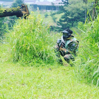 Tempat Paintball Puncak Bogor adalah destinasi ideal bagi Anda yang mencari petualangan seru dan aktivitas team building yang efektif. Terletak di kawasan Puncak yang sejuk dan asri, tempat ini menawarkan pengalaman bermain paintball yang tak hanya memacu adrenalin, tetapi juga menyajikan keindahan alam pegunungan yang menyejukkan mata.