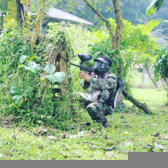 Tempat Paintball Puncak Bogor adalah destinasi ideal bagi Anda yang mencari petualangan seru dan aktivitas team building yang efektif. Terletak di kawasan Puncak yang sejuk dan asri, tempat ini menawarkan pengalaman bermain paintball yang tak hanya memacu adrenalin, tetapi juga menyajikan keindahan alam pegunungan yang menyejukkan mata.